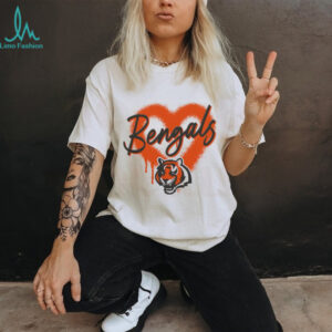 Cincinnati Bengals Outerstuff Girl's Youth Spray Heart T Shirt