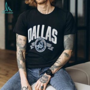 Nike Men’s Royal Dallas Cowboys Rewind Essential T Shirt1