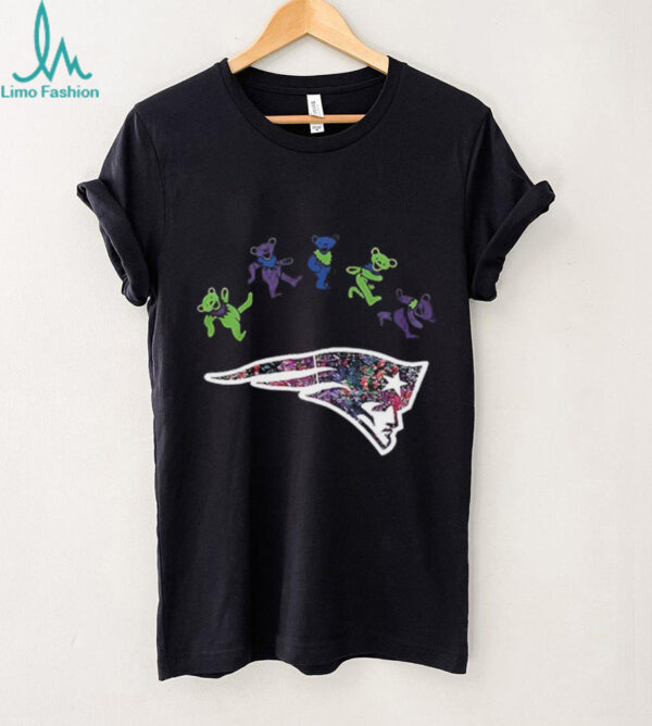 New England Patriots x Grateful Dead night 2025 bears logo shirt