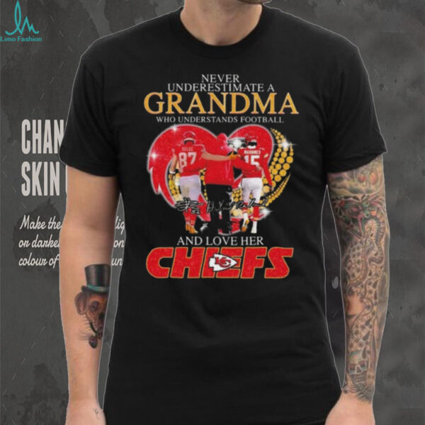 Official Never Underestimate Grandma Who Understands Football And Love Her Kansas City Chiefs Diamond Heart Signatures Shirt