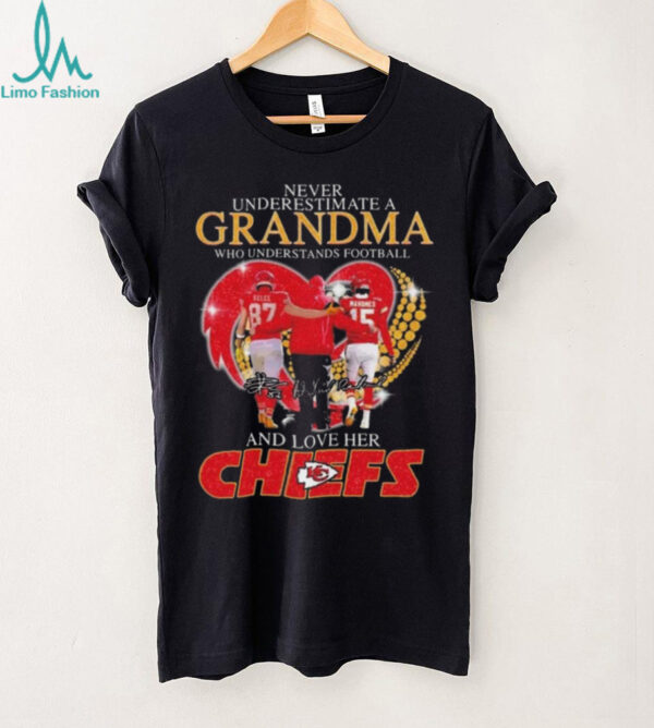 Official Never Underestimate Grandma Who Understands Football And Love Her Kansas City Chiefs Diamond Heart Signatures Shirt