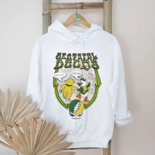 Oregon Ducks mascot with Grateful Dead Football 2025 It Never Rains In Autzen Stadium shirt