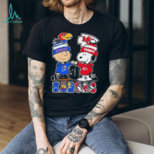 Snoopy X Charlie Brown Kansas Sports Jayhawks X Chiefs Skyline 2025 T shirt