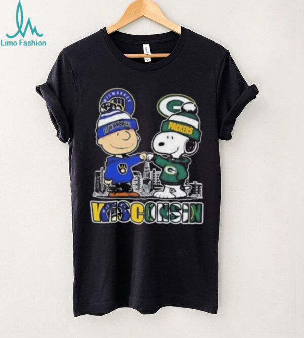 Snoopy X Charlie Brown Wisconsin Sports Milwaukee Brewers X Green Bay Packers Skyline 2025 T shirt