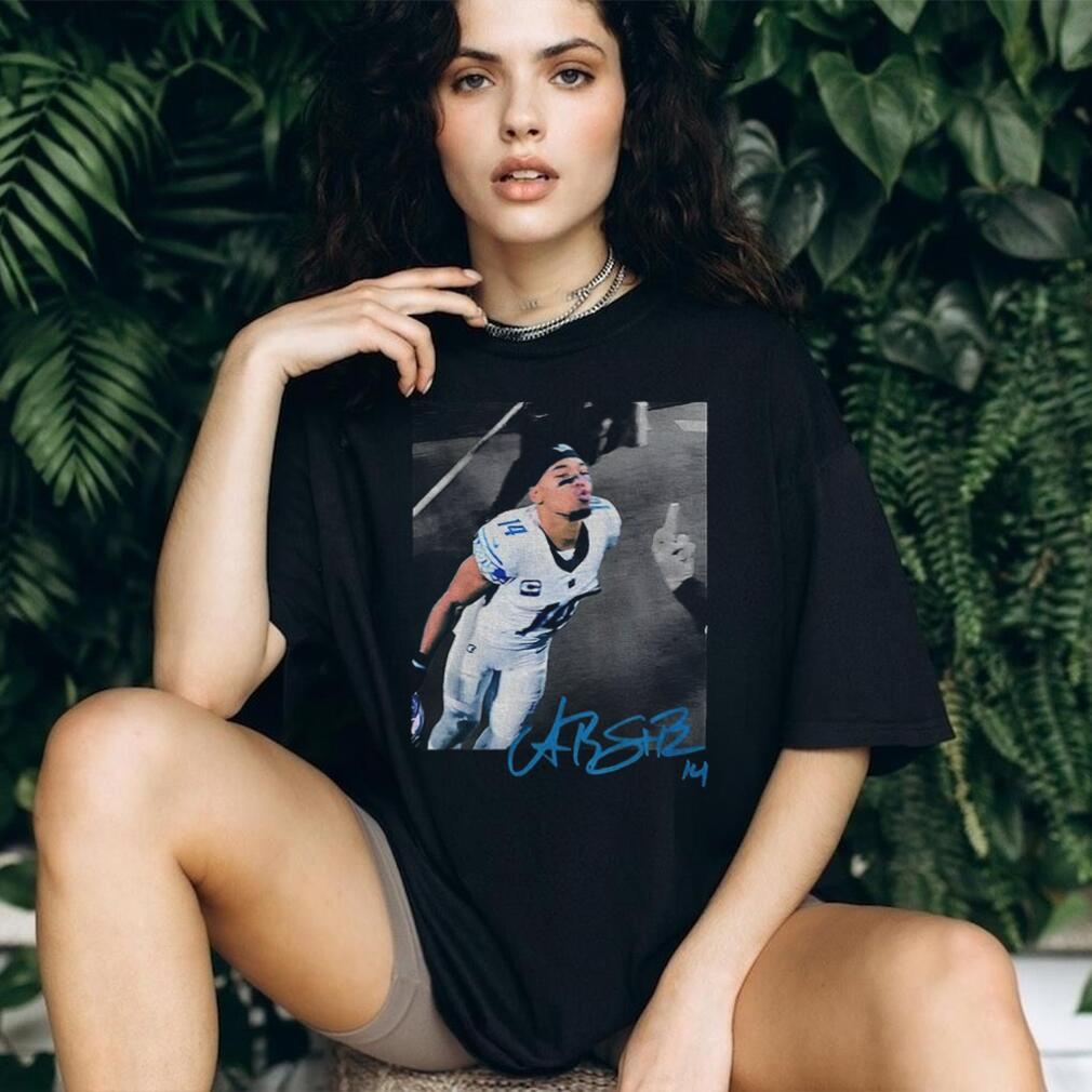 Amon Ra St. Brown kissing Detroit Lions NFL Football Game Day signature shirt Amon Ra St. Brown kissing Detroit Lions NFL Football Game Day signature shirt