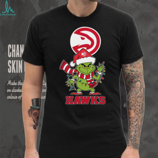 Atlanta Hawks Christmas Grinch Santa Hat Holiday 2025 TShirt