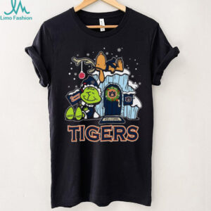 Auburn Tigers Grinch and Snoopy Nuts Welcome Christmas T Shirt