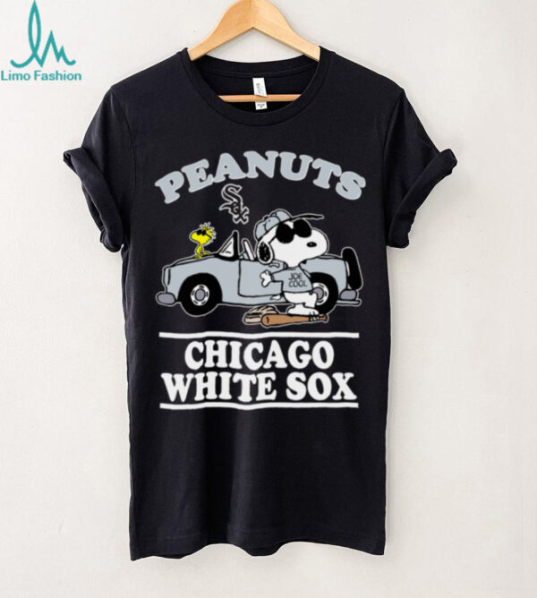 Chicago White Sox Snoopy Peanuts Car Baseball T Shirt