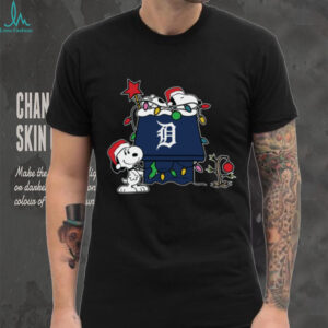 Detroit Tigers Christmas Snoopy Doghouse T Shirt