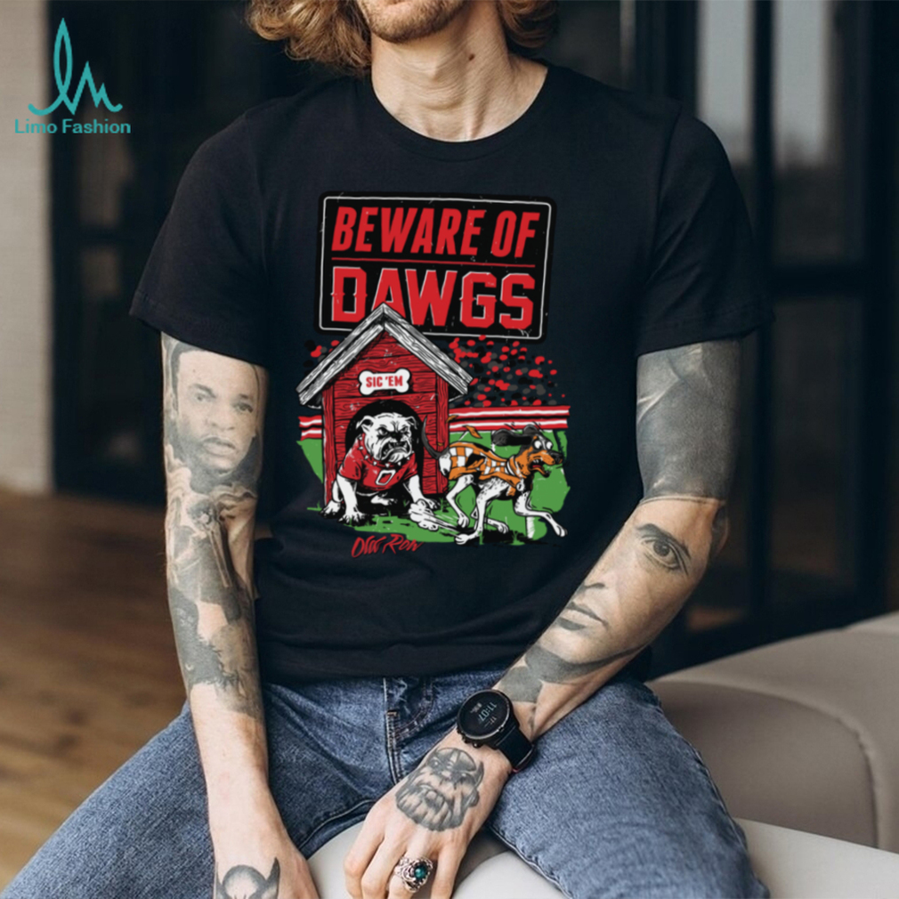 Georgia Bulldogs Beware Of Dawgs College Football Old Row T Shirt Georgia Bulldogs Beware Of Dawgs College Football Old Row T Shirt