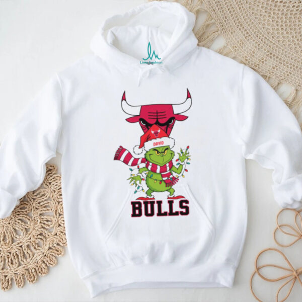 Grinch Christmas Shirt, Personalized Chicago Bulls Holiday Tee with Santa Hat Lights Scarf, NBA Basketball Fan Gift Idea