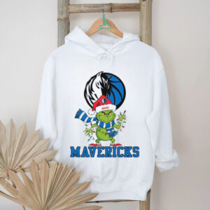 Grinch Santa Hat Christmas Tee, Personalized Dallas Mavericks Holiday Shirt with Lights Scarf, Funny NBA Fan Gift