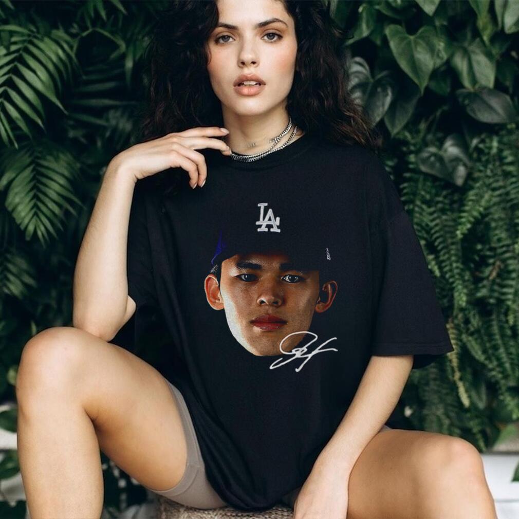 Los Angeles Dodgers 2025 Roki Sasaki big face signature shirt Los Angeles Dodgers 2025 Roki Sasaki big face signature shirt