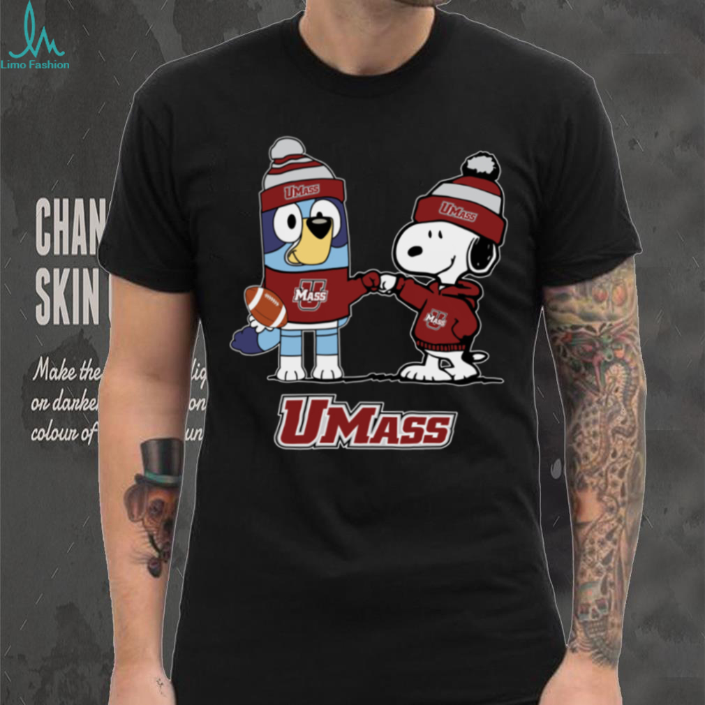 Massachusetts Minutemen Christmas Snoopy Bluey NCAA Cute Football Shirt Massachusetts Minutemen Christmas Snoopy Bluey NCAA Cute Football Shirt