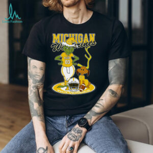 Michigan Wolverines Custom Grinch and Dog Christmas Shirt – NCAA Football Fan Tee – Personalized Holiday Gift & Game Day Wear