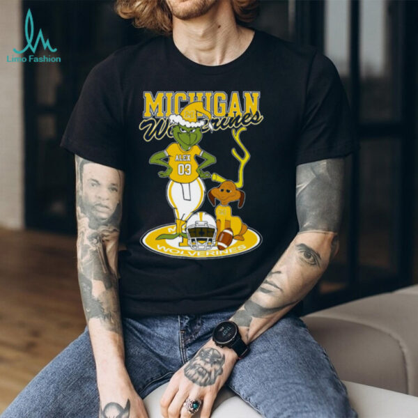 Michigan Wolverines Custom Grinch and Dog Christmas Shirt – NCAA Football Fan Tee – Personalized Holiday Gift & Game Day Wear