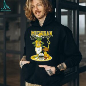 Michigan Wolverines Custom Grinch and Dog Christmas Shirt – NCAA Football Fan Tee – Personalized Holiday Gift & Game Day Wear