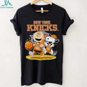 New York Knicks X Charlie Brown And Snoopy Playing Basketball Shirt