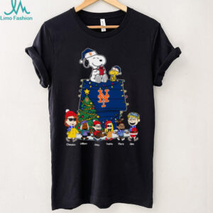 New York Mets Holiday Family Tee – Personalized Christmas Peanuts Shirt For MLB Fans & Winter Baseball Fun