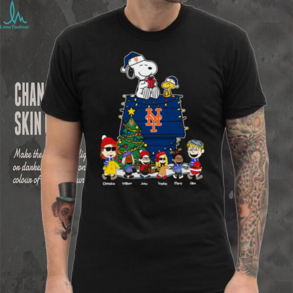 New York Mets Holiday Family Tee – Personalized Christmas Peanuts Shirt For MLB Fans & Winter Baseball Fun