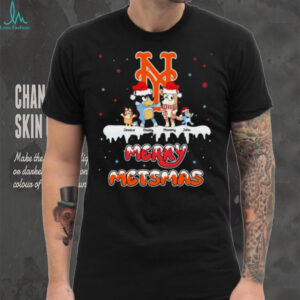New York Mets Personalized Bluey Family Christmas Shirt – Custom MLB Tee – Holiday Baseball Fan Gift with Custom Name Design