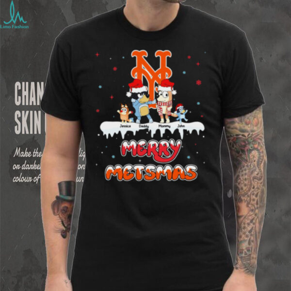 New York Mets Personalized Bluey Family Christmas Shirt – Custom MLB Tee – Holiday Baseball Fan Gift with Custom Name Design