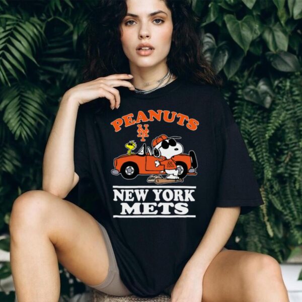New York Mets Snoopy Peanuts Car Baseball T Shirt
