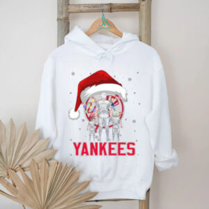 New York Yankees Custom Name Santa Christmas Lights Shirt – MLB Family Fan Tee – Personalized Holiday Baseball Gift for Kids