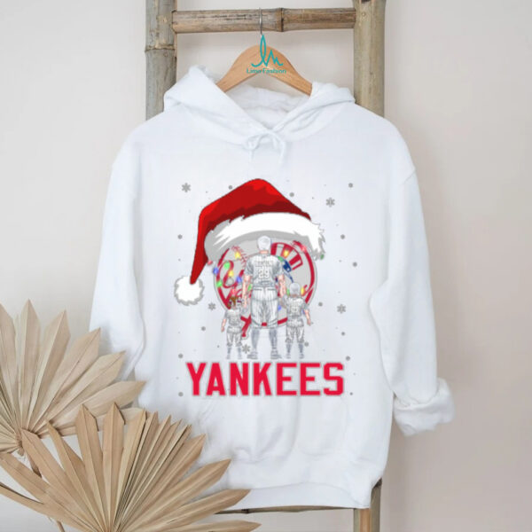 New York Yankees Custom Name Santa Christmas Lights Shirt – MLB Family Fan Tee – Personalized Holiday Baseball Gift for Kids
