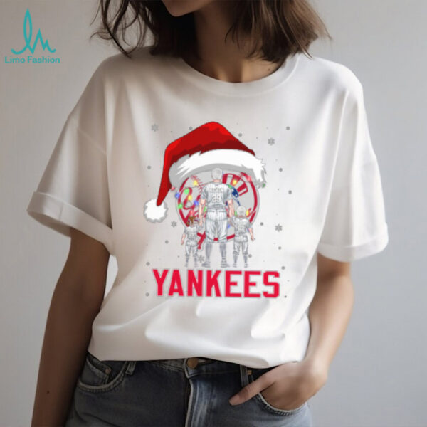 New York Yankees Custom Name Santa Christmas Lights Shirt – MLB Family Fan Tee – Personalized Holiday Baseball Gift for Kids