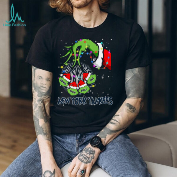 New York Yankees Grinch Xmas Lights Tee – Personalized MLB Fan Shirt – Holiday Custom Name Baseball Gift