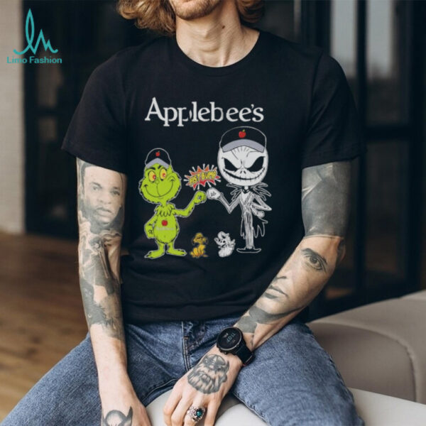 Official Applebee’s Merch Grinch And Jack Skellington Fist Bump Applebee’s Halloween Hoodie