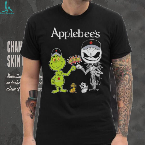 Official Applebee’s Merch Grinch And Jack Skellington Fist Bump Applebee’s Halloween Hoodie