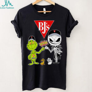 Official BJ’s Merch Grinch And Jack Skellington Fist Bump BJ’s Halloween Hoodie