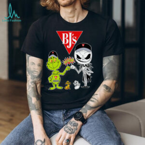 Official BJ’s Merch Grinch And Jack Skellington Fist Bump BJ’s Halloween Hoodie