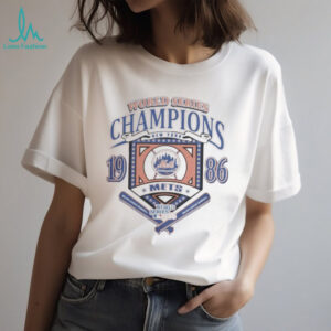 Official Men’s New York Mets Cooperstown Collection World Series Champions Arch Shirt