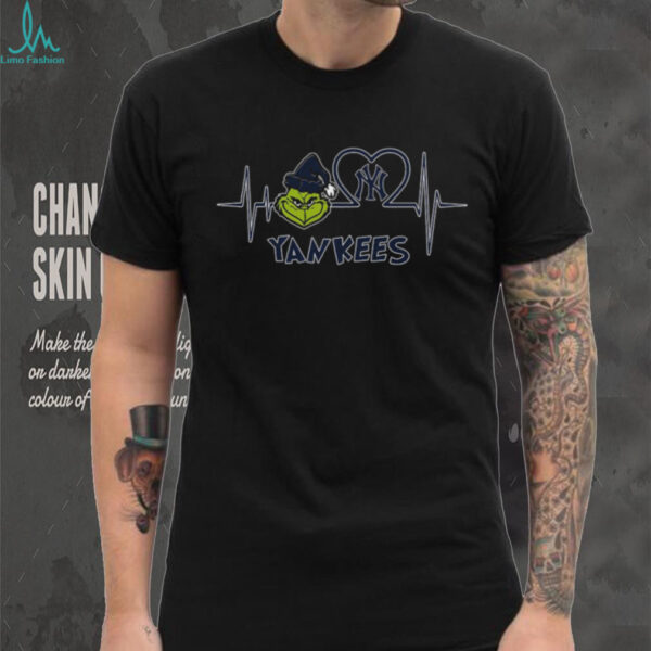 Official New York Yankees x Grinch Santa Heartbeat Love Logo Merry Christmas Shirt