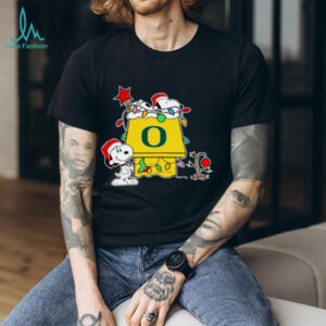 Oregon Ducks Football Snoopy Christmas Holiday 2025 T Shirt