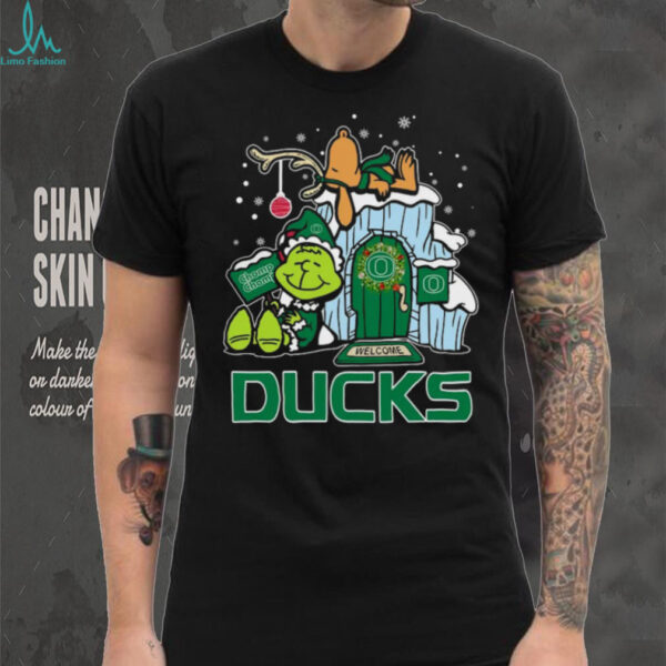 Oregon Ducks Grinch and Snoopy Nuts Welcome Christmas T Shirt