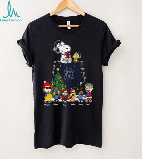 Personalized New York Yankees Christmas Shirt – Custom Peanuts Family Tee Gift For MLB Fans, Kids & Holiday Joy