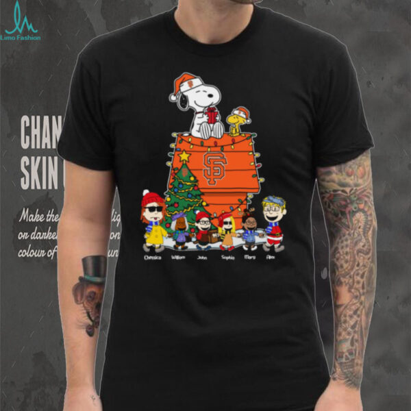 Personalized San Francisco Giants Holiday Tee – Custom MLB Christmas Shirt For Peanuts Fans & Family Gift