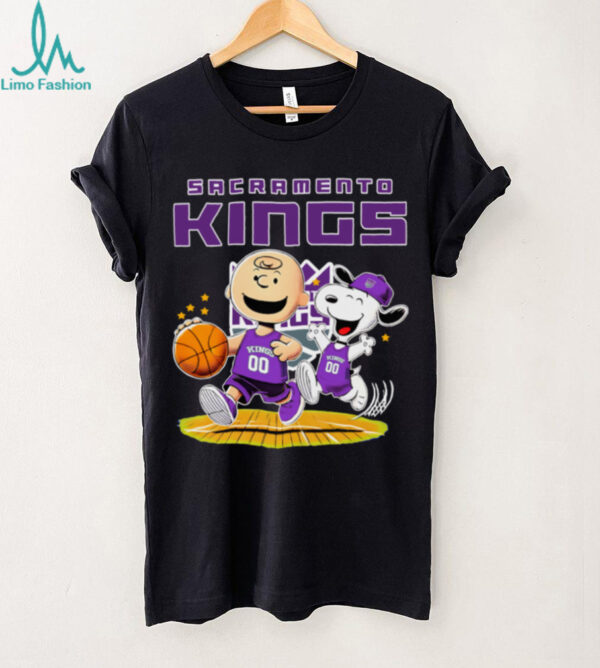 Sacramento Kings X Charlie Brown And Snoopy Playing Basketball Shirt
