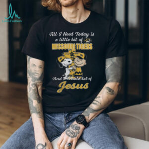 Snoopy And Charlie Brown Hug Cross All I Need Today Is A Little Bit Of Missouri Tigers And A Whole Lot Of Jesus T Shirt