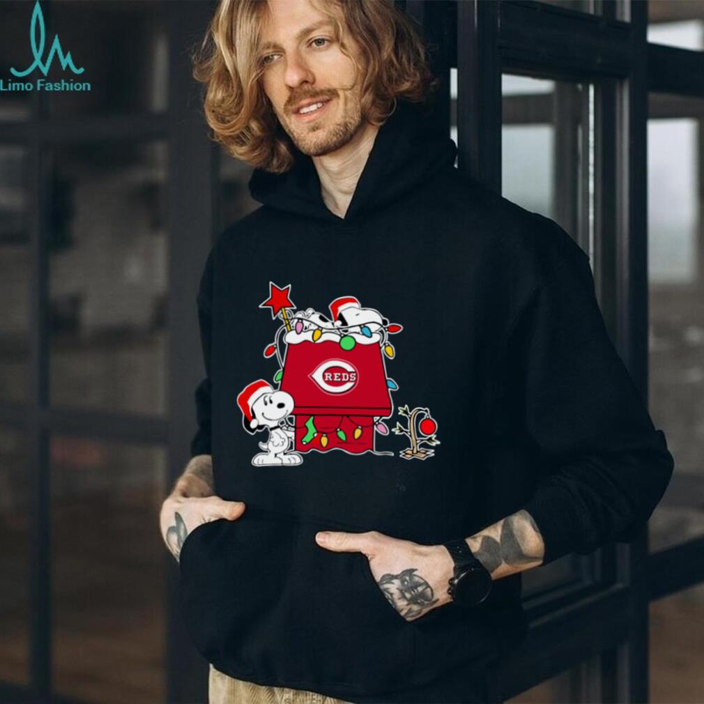 Snoopy Cincinnati Reds Holiday Shirt Christmas 2025 Baseball Fan Tee Snoopy Cincinnati Reds Holiday Shirt Christmas 2025 Baseball Fan Tee