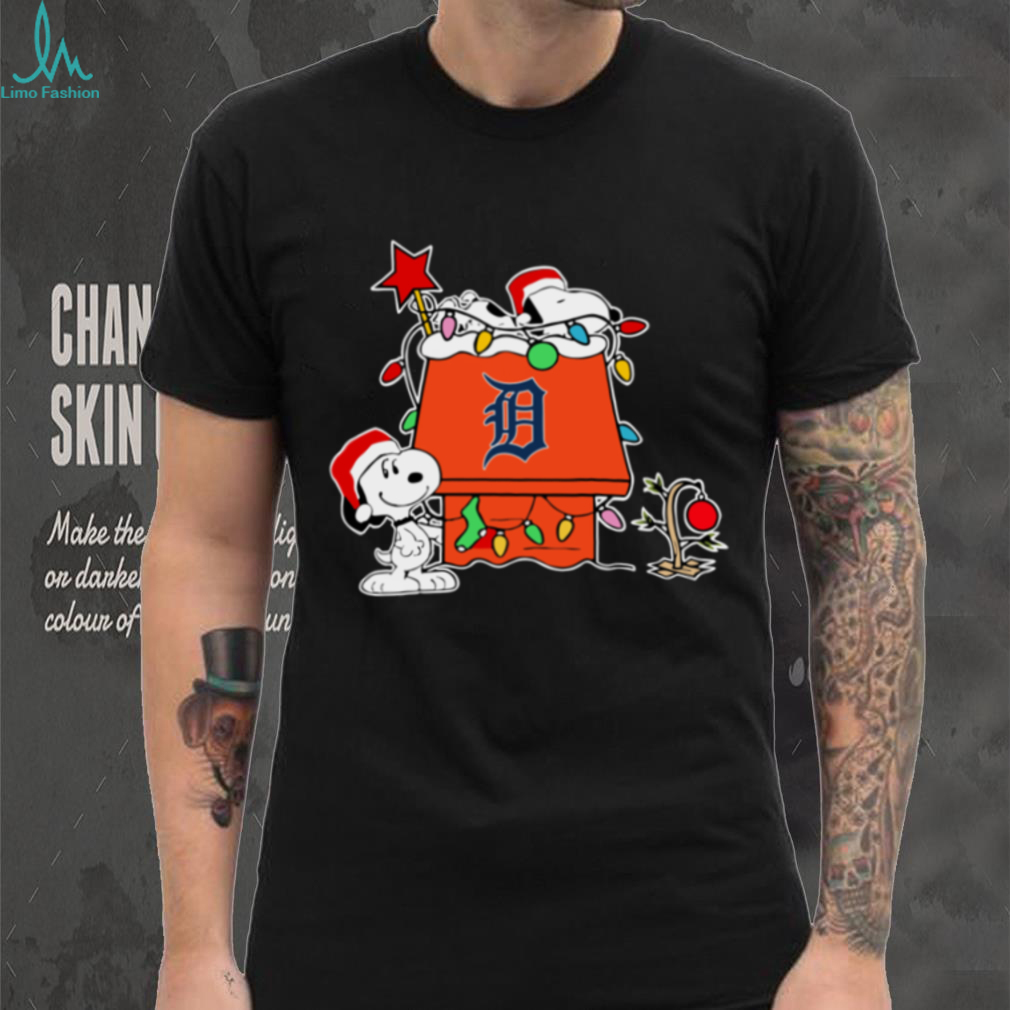 Snoopy Detroit Tigers Holiday Shirt Christmas 2025 Baseball Fan Tee Snoopy Detroit Tigers Holiday Shirt Christmas 2025 Baseball Fan Tee