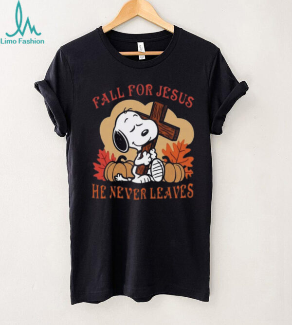 Snoopy Fall For Jesus He Never Leaves Christian Faith Autumn Pumpkin T Shirt