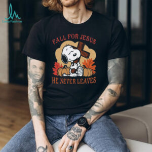 Snoopy Fall For Jesus He Never Leaves Christian Faith Autumn Pumpkin T Shirt