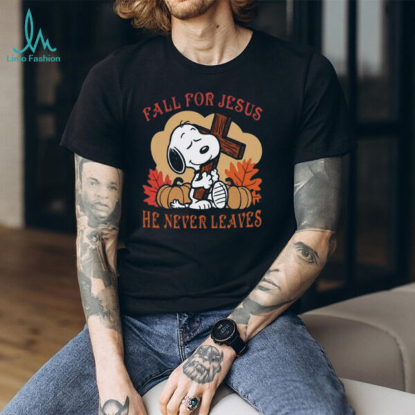 Snoopy Fall For Jesus He Never Leaves Christian Faith Autumn Pumpkin T Shirt