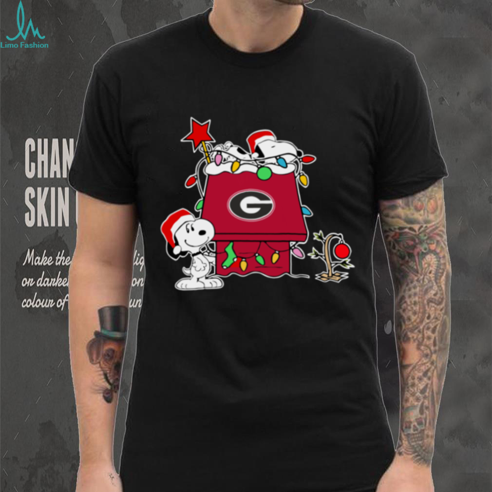 Snoopy Georgia Bulldogs Christmas Shirt 2025 Holiday Football Gift Tee Snoopy Georgia Bulldogs Christmas Shirt 2025 Holiday Football Gift Tee