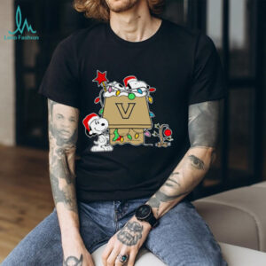Snoopy Vanderbilt Commodores Christmas Shirt 2025 Holiday Football Gift Tee